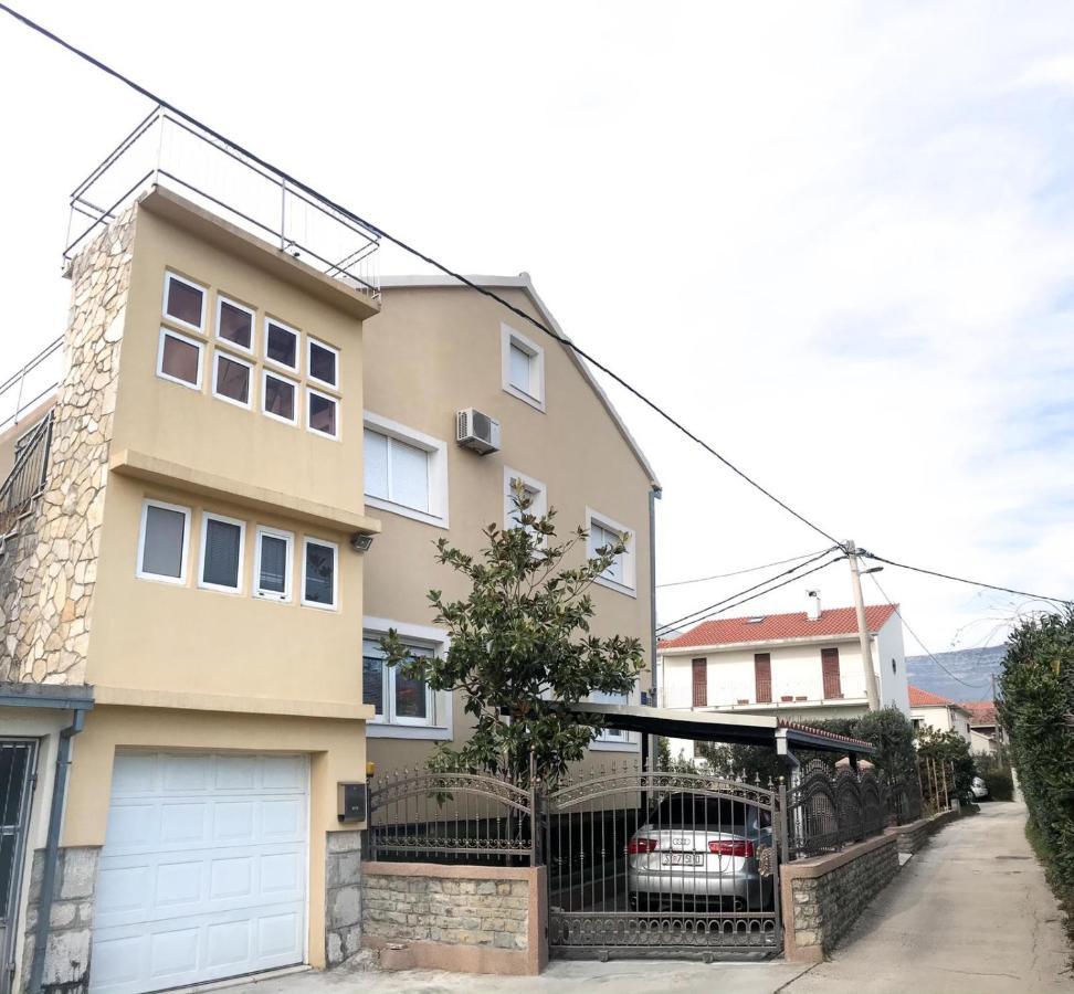 Apartments Robert Kastela Bagian luar foto